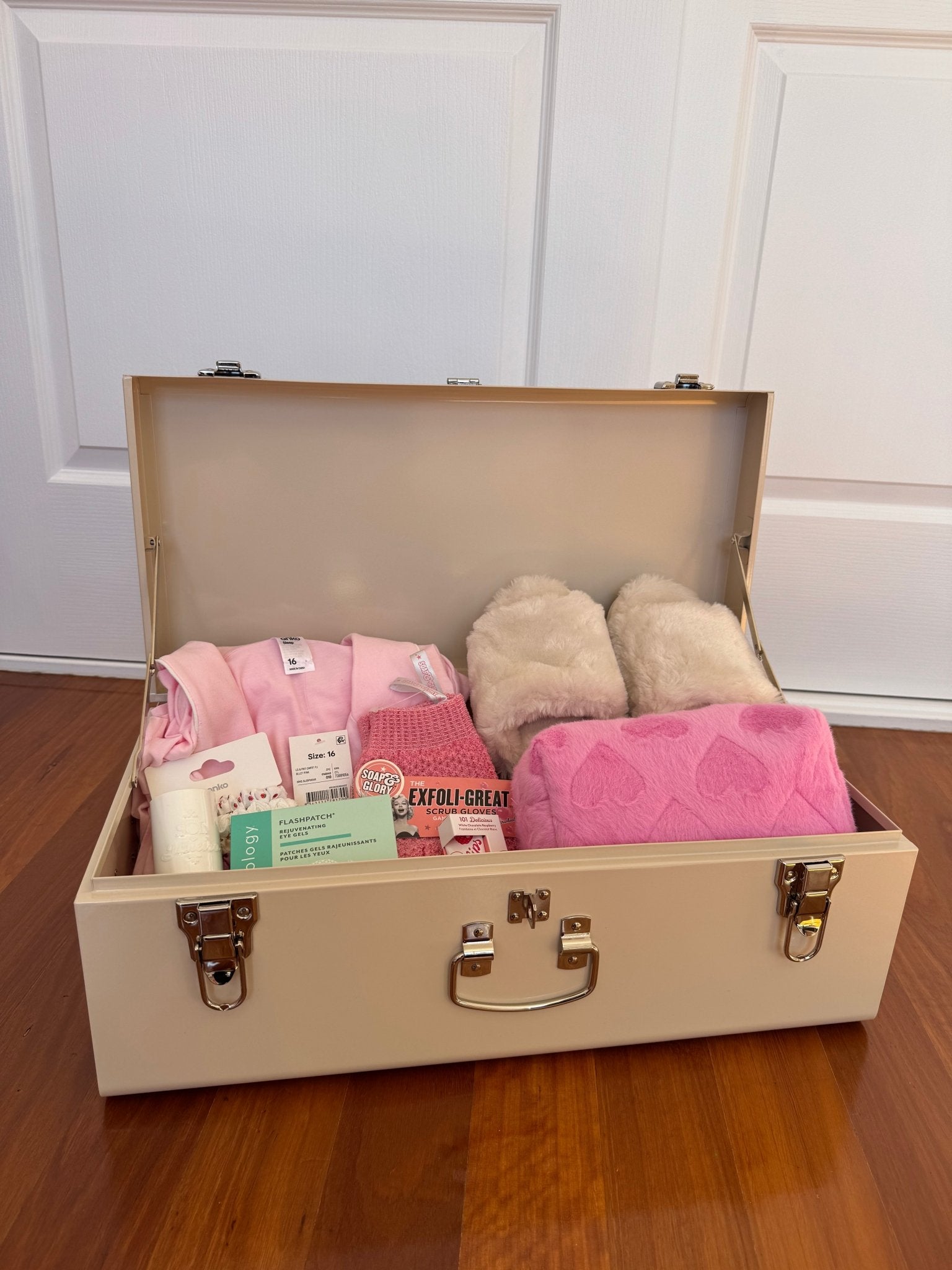 Bridesmaid Keepsake Trunks: A Beautiful Way to Ask & Thank Your Girls 🤍✨ - BabyBoo Prints