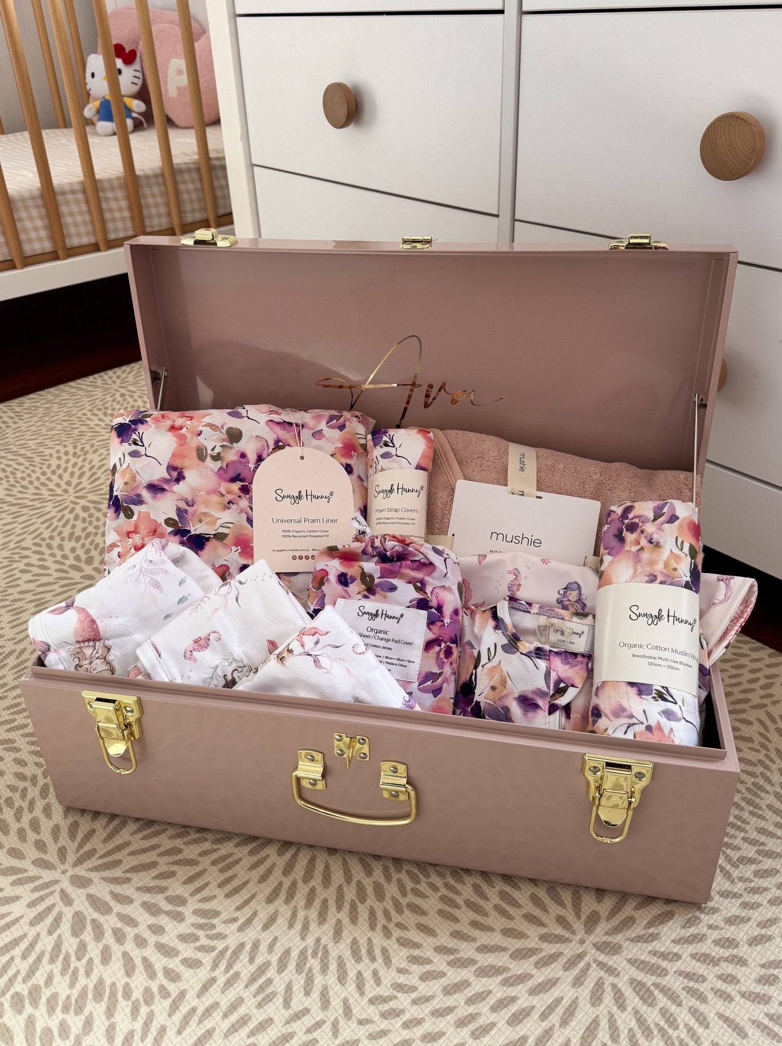 Building the Perfect Baby Gift: A Guide to Creating a Gift They'll Never Forget 🤍✨ - BabyBoo Prints