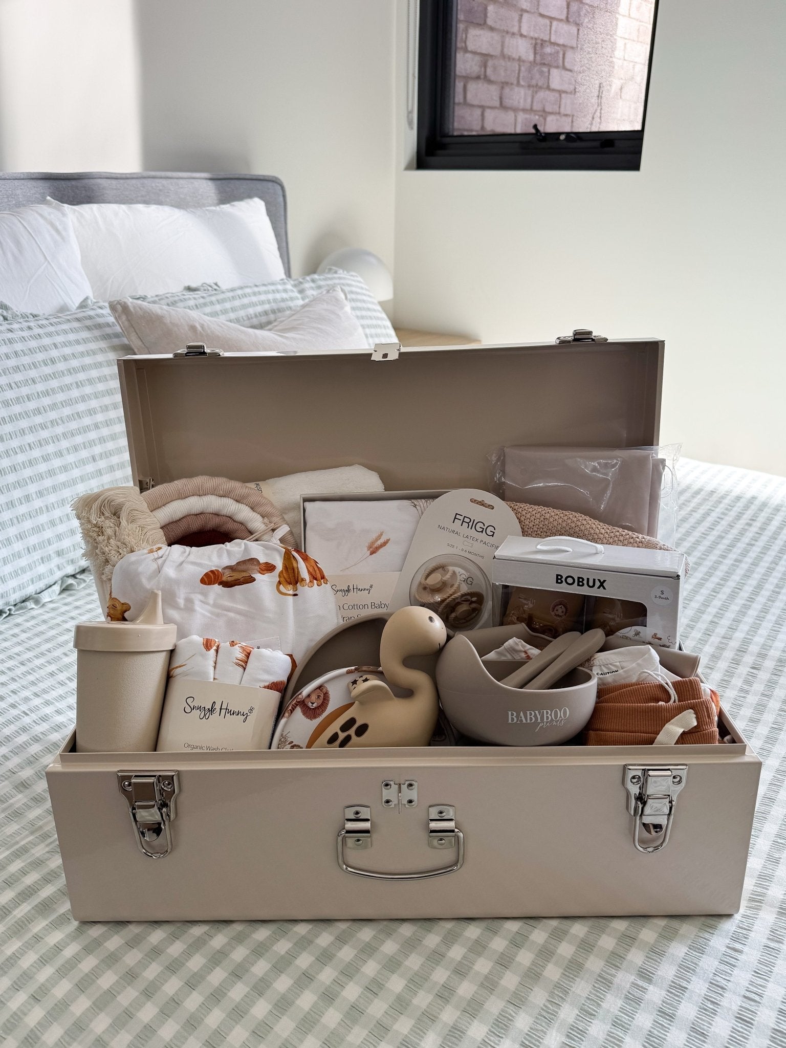 How to Create the Perfect Hospital Gift: Memory Boxes & Keepsake Trunks New Parents Will Love - BabyBoo Prints