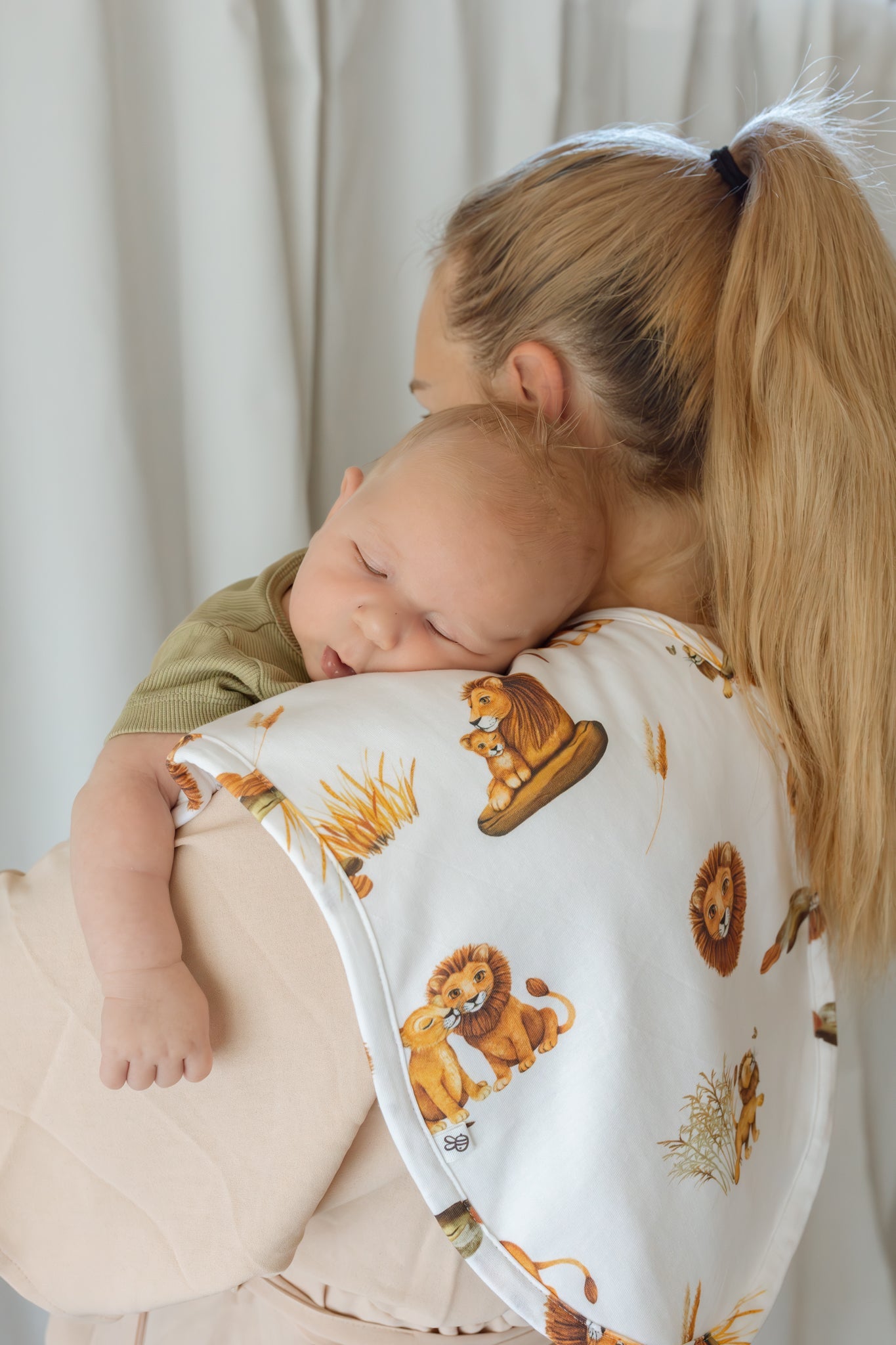 Lion organic cotton burp cloth by BabyBoo Prints